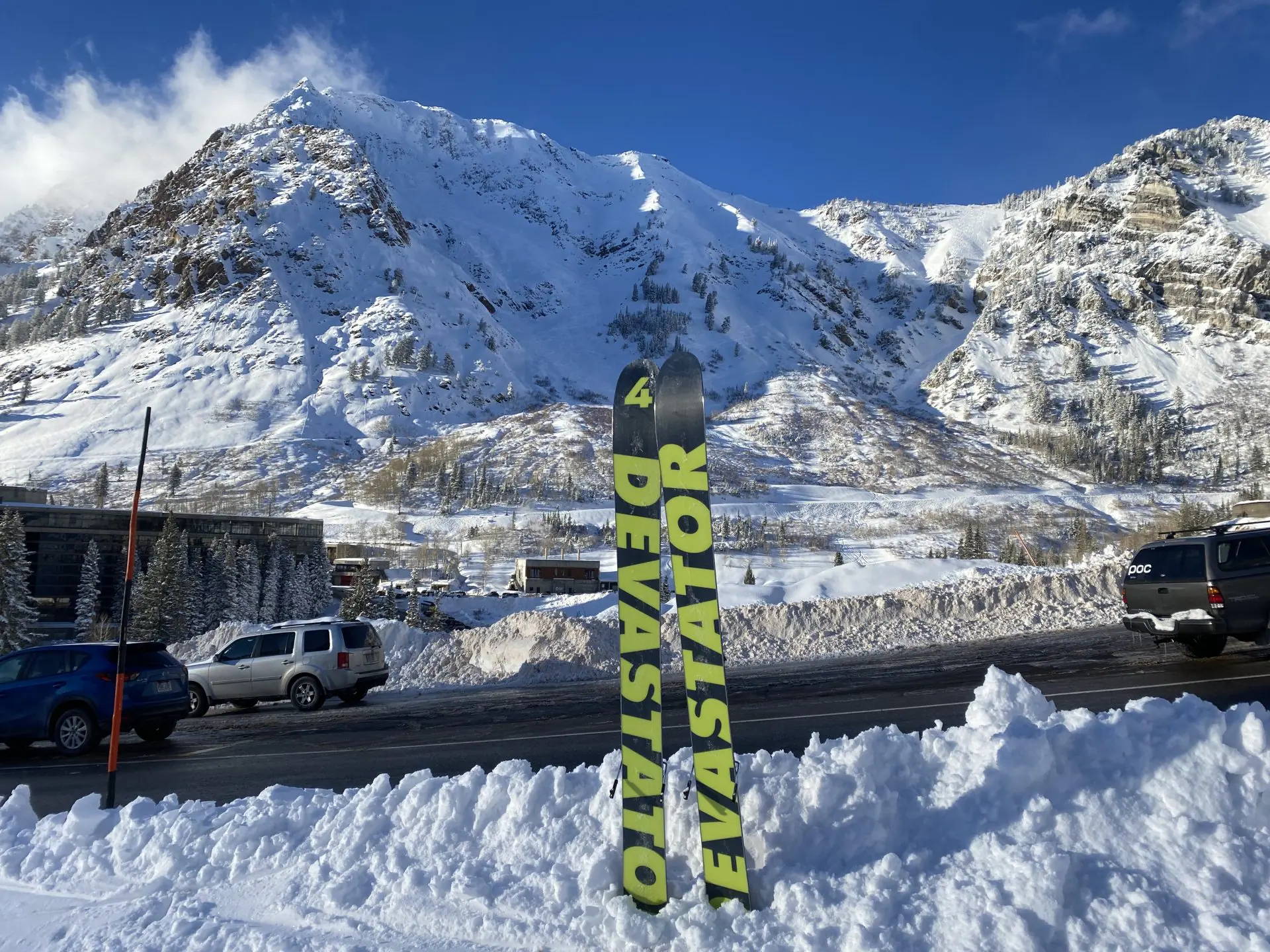 Snowbrains: Devastator [Gear Review] – 4FRNT Skis