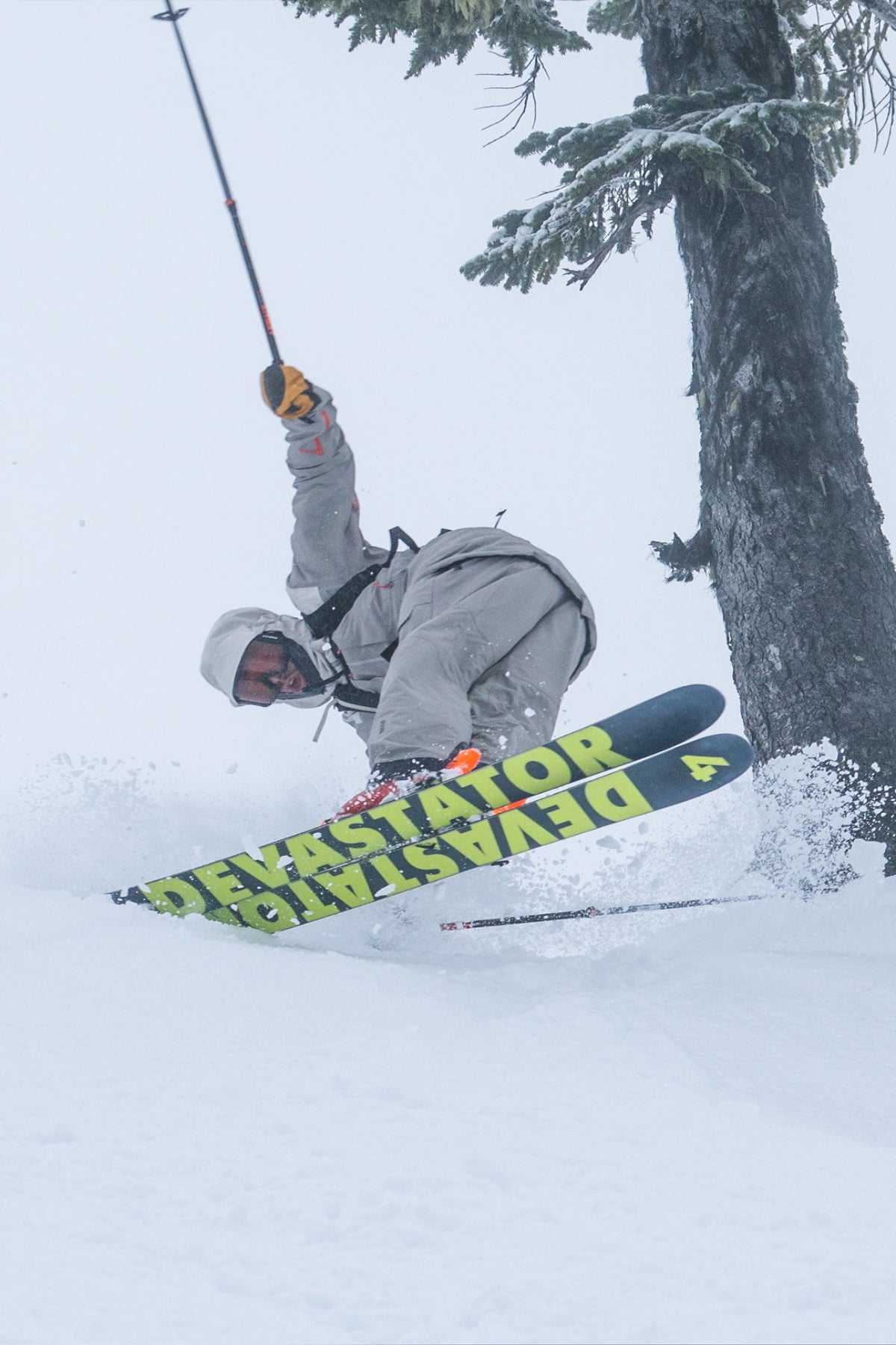 4frnt skis DEVASTATOR ripping on a hill